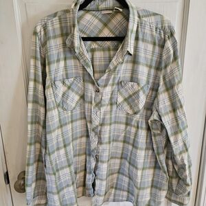 L.L. Bean Green and White Casual Button Down Shirt Classic Style
